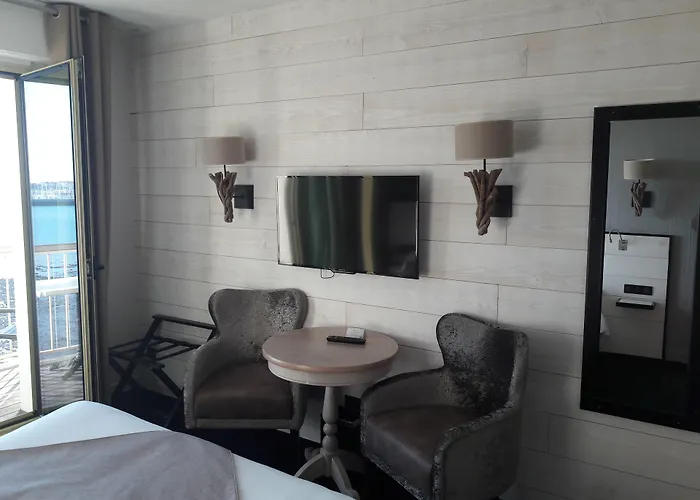 Les Brises - Réouverture Eté 2026 3*