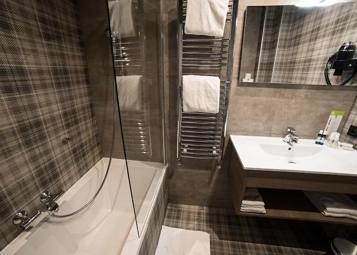 Les Brises - Réouverture Eté 2026 Hotel La Rochelle (Charente-Maritime)