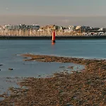 Les Brises - Réouverture Eté 2026 3*