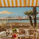 Les Brises - Réouverture Eté 2026 Hotel La Rochelle (Charente-Maritime)