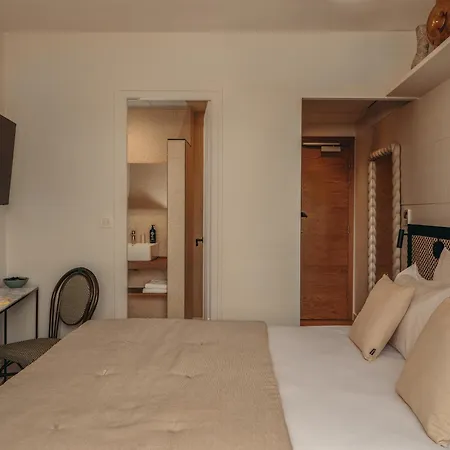 Les Brises Hotel 3*