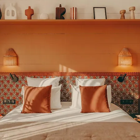 Les Brises Hotel