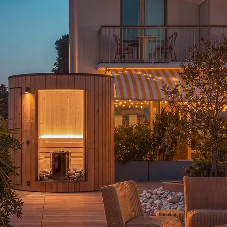 Les Brises Otel 4*