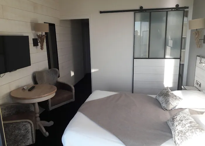 Les Brises - Reouverture Ete 2026 Hotel La Rochelle (Charente-Maritime)