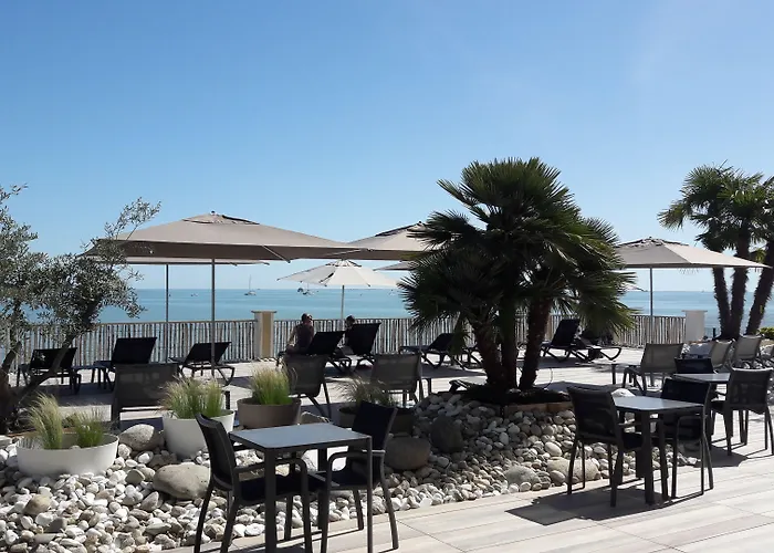 Les Brises - Reouverture Ete 2026 Hotel La Rochelle (Charente-Maritime)