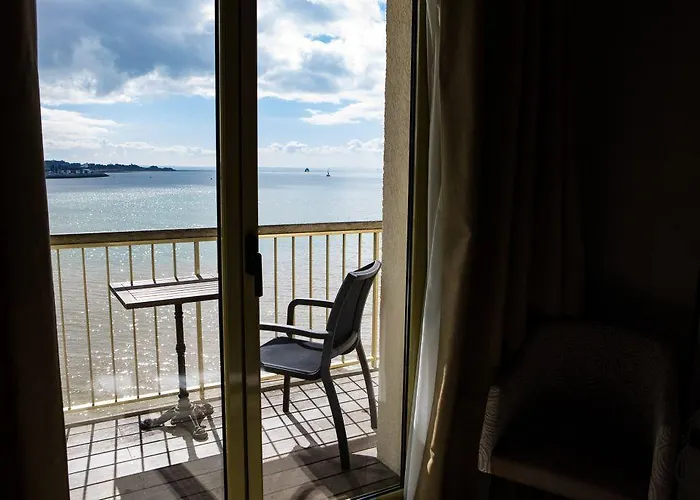Hotel Les Brises La Rochelle (Charente-Maritime)