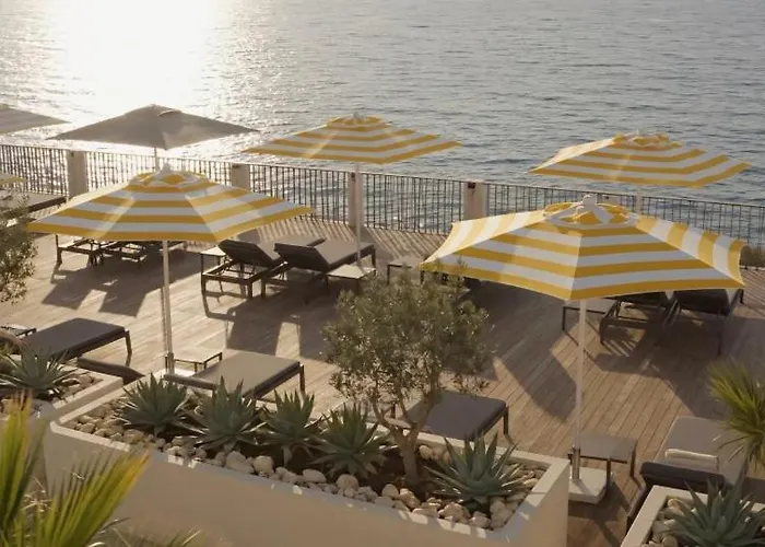 Les Brises - Réouverture Eté 2026 Hotel La Rochelle (Charente-Maritime)